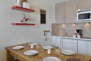 Fridge, oven, dishwasher