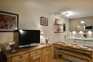 Fridge, oven, dishwasher