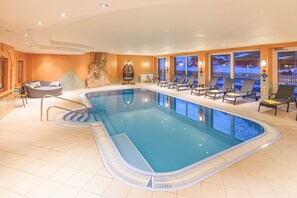 Una piscina techada
