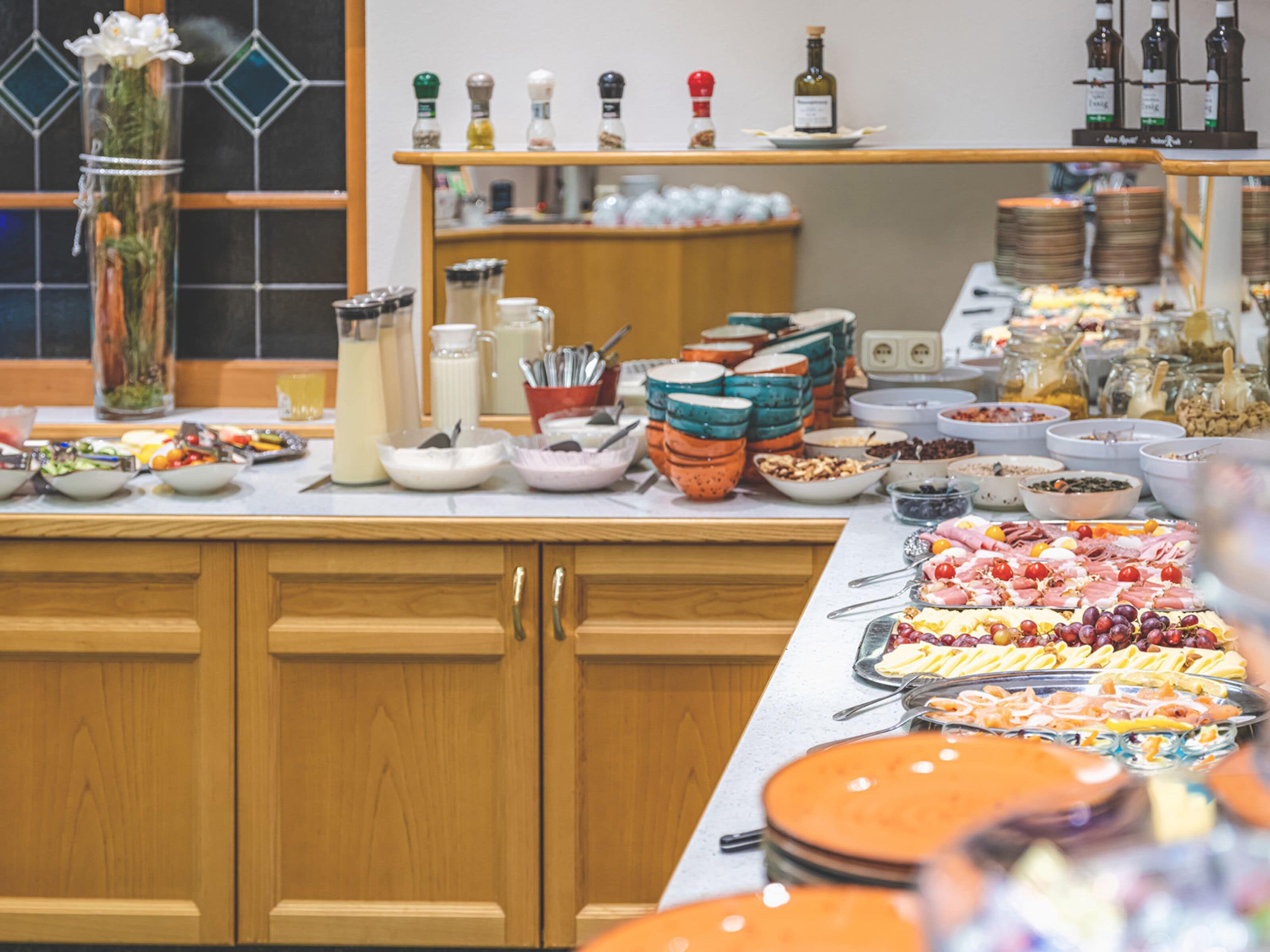 Free daily buffet breakfast