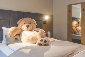 In-room safe, free WiFi, bed sheets