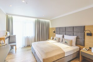 Eenvoudige tweepersoonskamer | Een kluis op de kamer, gratis wifi, beddengoed