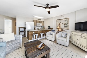 Smart TV - Gulf Views, Beach Chairs& Wagon, Steps to Pool& Beach, Spring Break Discount (Orange Beach)