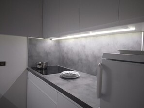 Fridge, microwave, dishwasher - 100m from ski slopes, 1st floor, view ski slopes/ski slopes, swimming pool, balcony, tv, ski locker (La Plagne)