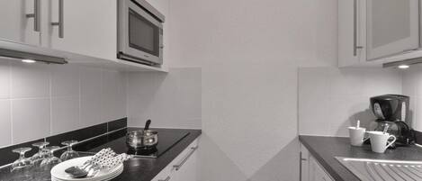 Réfrigérateur, four, lave-vaisselle