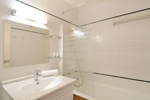 Bathtub