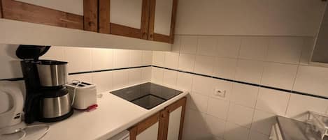 Fridge, oven, dishwasher