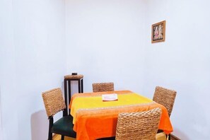 Enjoy meals in this cozy dining area with a table and six chairs.