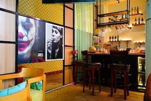 Bar (on property) - Bati Yangguang Chain Hotel Meizhou Meilong (Meizhou)