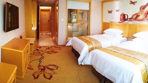 A hotel room with two beds, a desk, and a large window. - Vienna Hotel (Nanning People's Park Minzhu Rd) (Nanning)