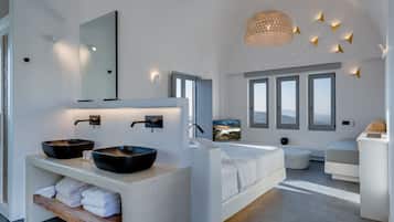 Deluxe Suite with Outdoor Hot Tub & Sea view | 1 間睡房、迷你吧、房內夾萬、獨特設計