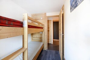 2 室のベッドルーム、WiFi