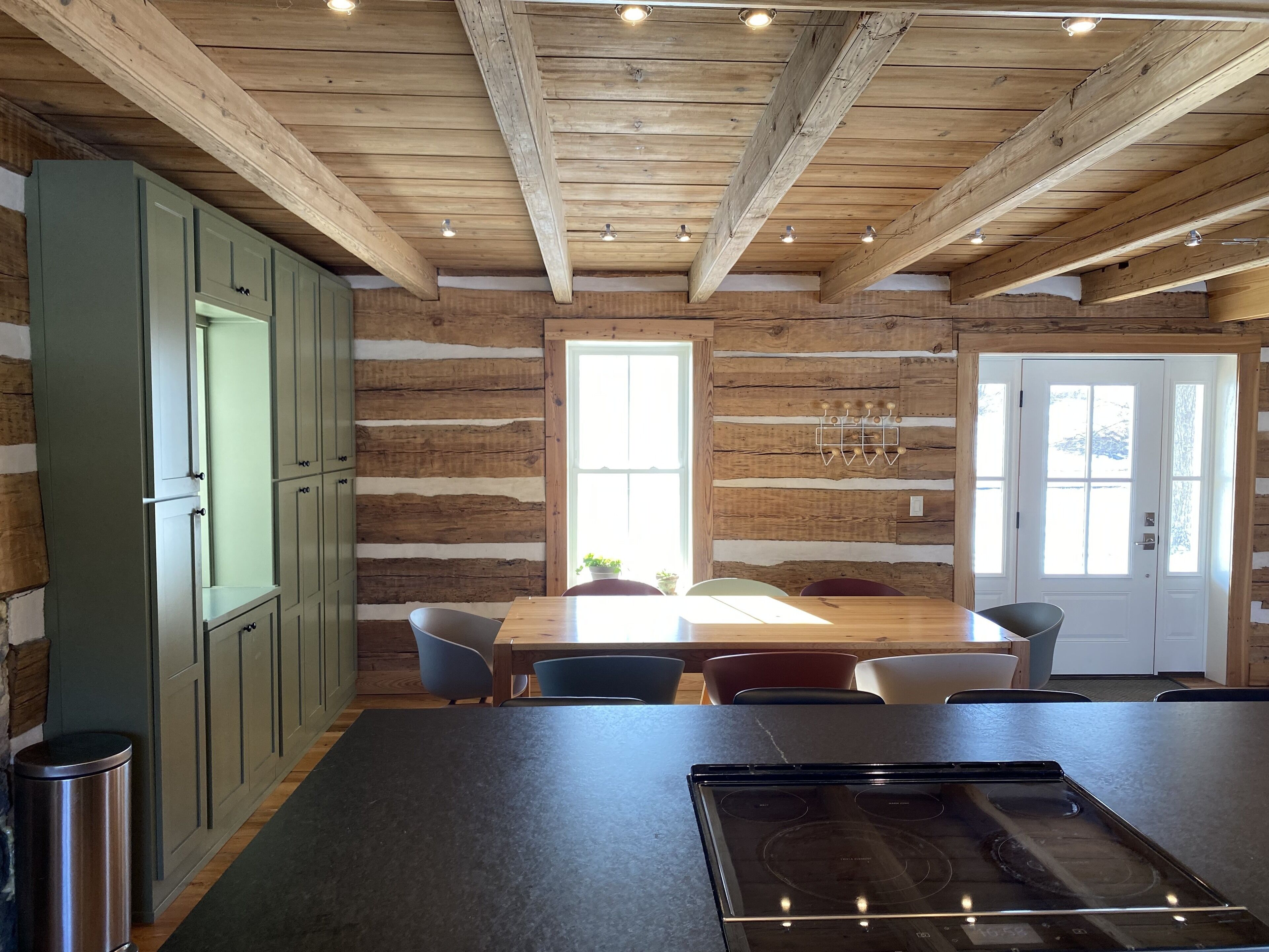 Renovated Log House in Harisonburg