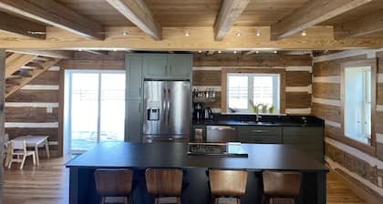 Renovated Log House in Harisonburg
