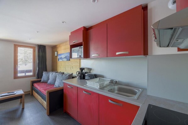 Kühlschrank, Ofen, Geschirrspüler, Toaster