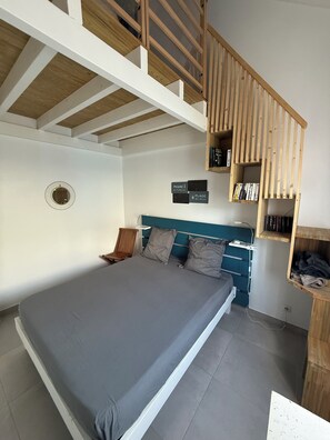 3 chambres, fer et planche à repasser, Wi-Fi, draps fournis