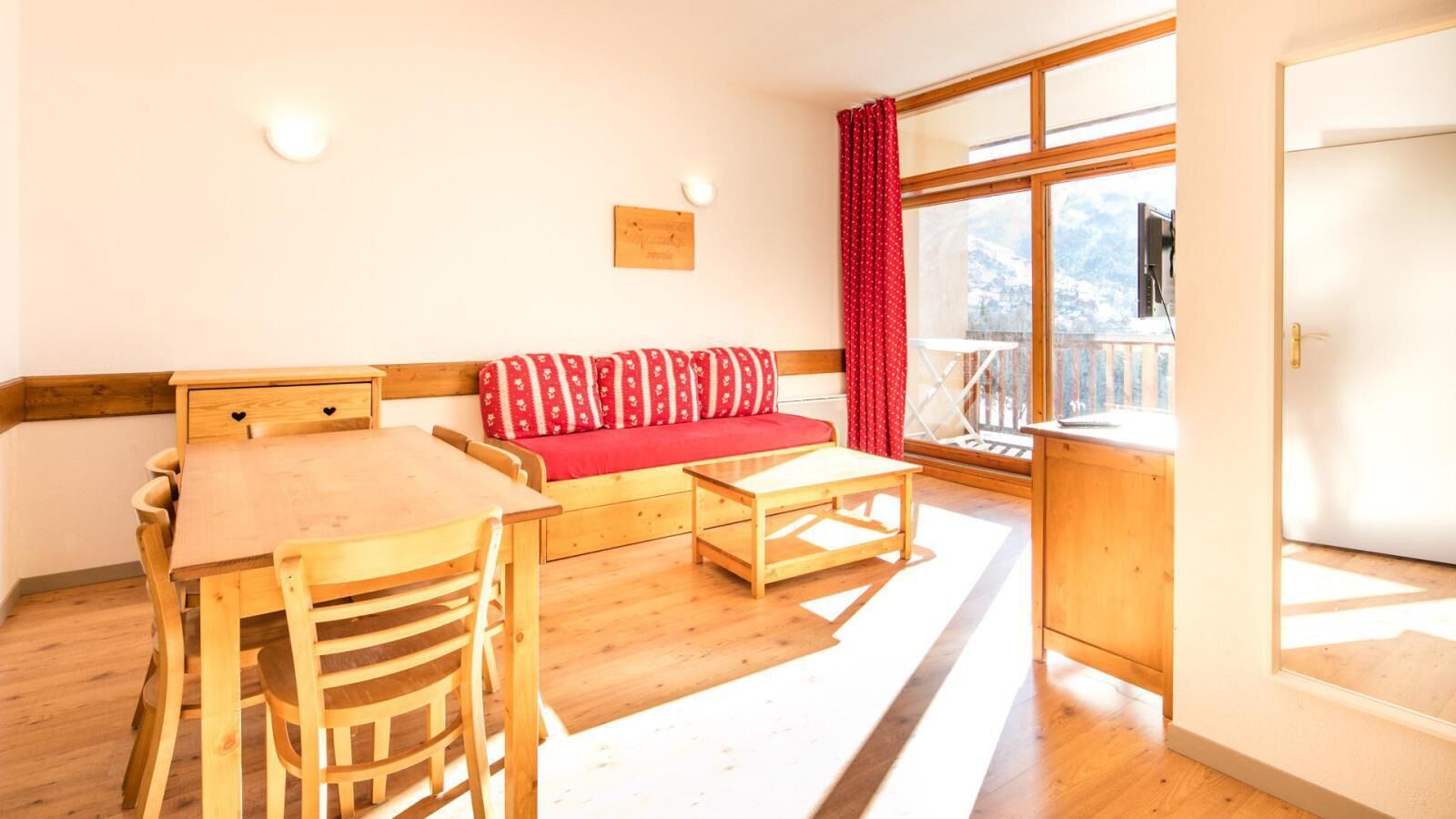 Remise en forme, piscine, sauna, hammam, balcon, parking, télévision, casier à ski, 48m², Valloire