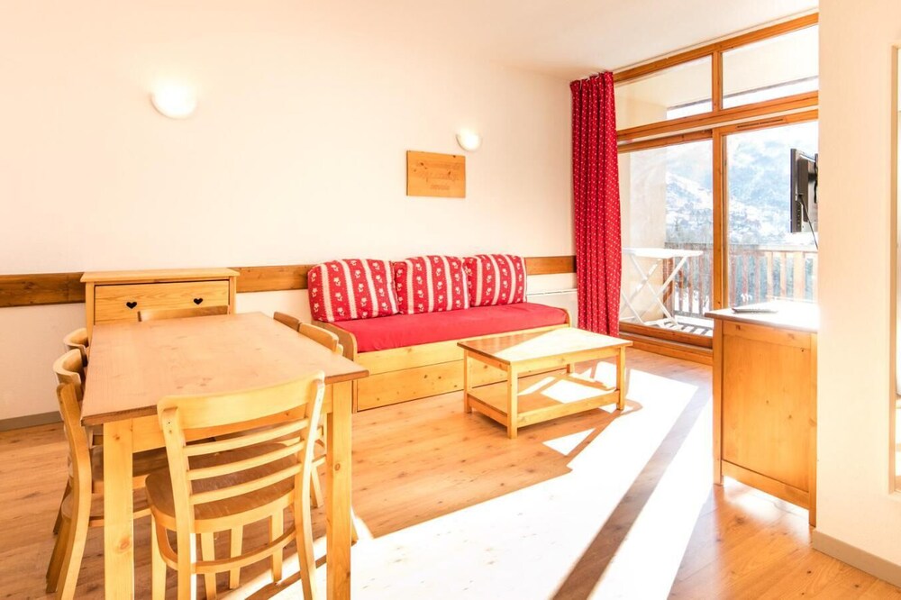 Remise en forme, piscine, sauna, hammam, balcon, parking, télévision, casier à ski, 48m², Valloire
