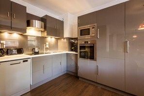 Fridge, microwave, oven, dishwasher