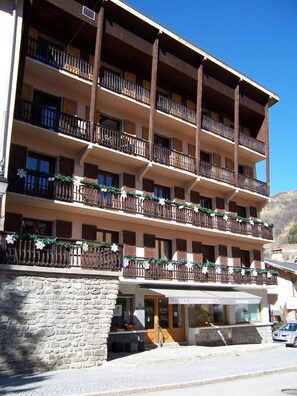 Exterior - 260m from ski slopes, 2nd floor, balcony, tv, ski locker, 90m², Valloire (Valloire)