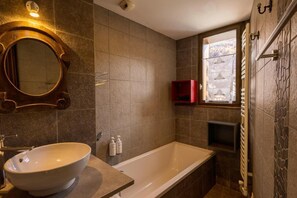 Bathtub