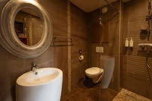 Baignoire, sĂšche-cheveux