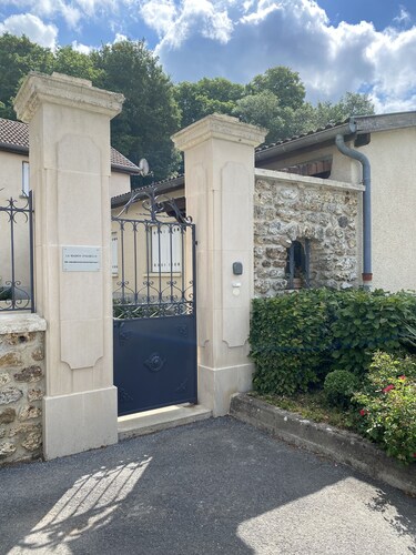 Isabelle's Country House