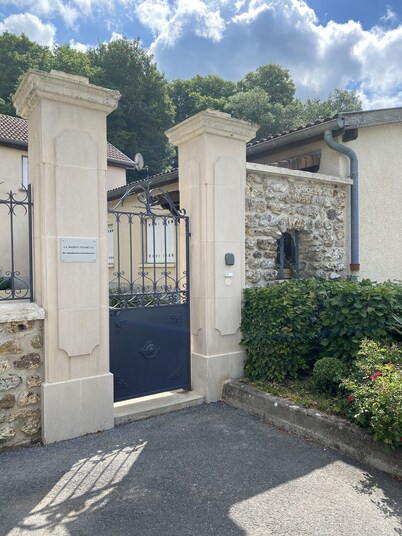 Isabelle's Country House