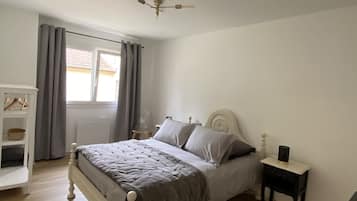 2 chambres, lit parapluie, Wi-Fi gratuit, draps fournis