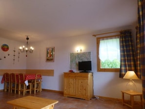 Interior - 350m from resort center, Ground floor, balcony, tv, ski locker, 42m², Peisey-Vallandry (Landry)