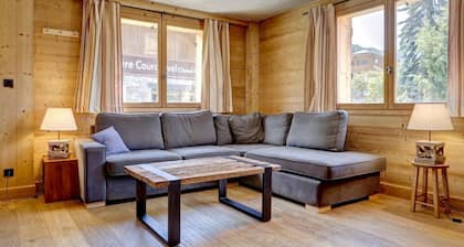 Chalet, 300m from ski lifts, balcony, fireplace or stove, tv, 80m², Courchevel