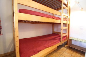 1 bedroom, WiFi, bed sheets