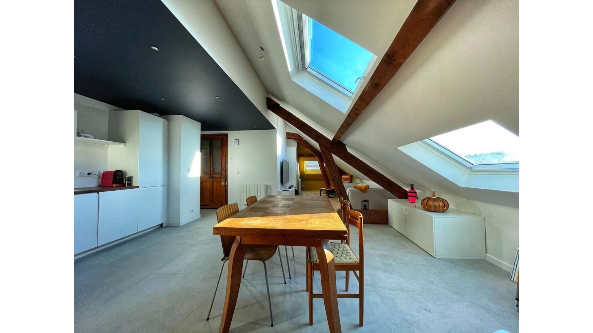 Superb loft near the hyper-center