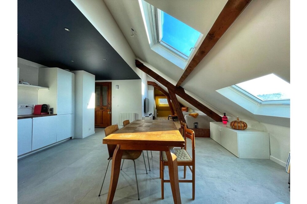 Superb loft near the hyper-center