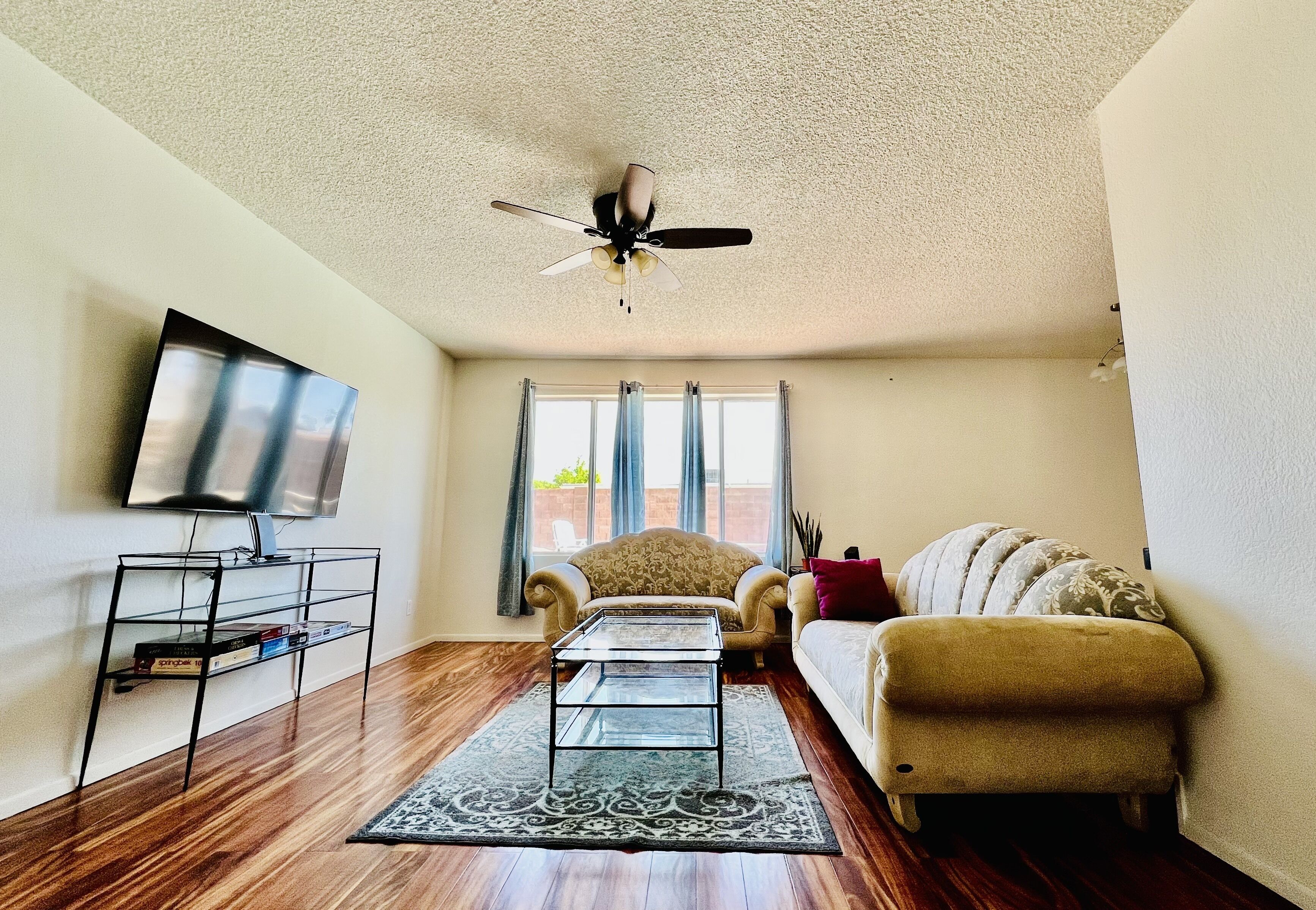 Straford Drive Oasis with heated pool, jacuzzi, and putt green! ⛳️