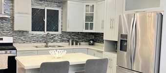 5 Star Villa Near Airport and Beaches