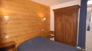 2 soverom og sengetøy