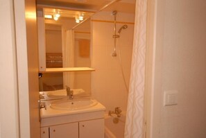 Bathtub