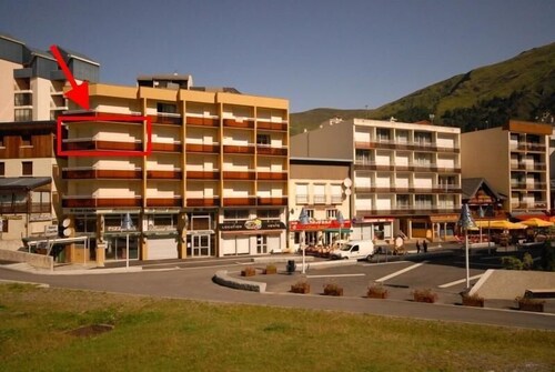 100m from resort center, 1st floor, view ski slopes, tv, 40m², Gourette