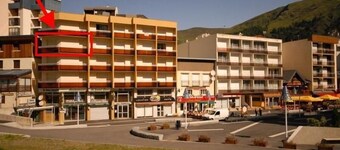100m from resort center, 1st floor, view ski slopes, tv, 40m², Gourette