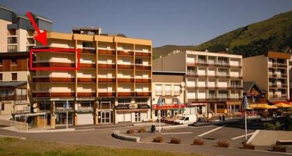 100m from resort center, 1st floor, view ski slopes, tv, 40m², Gourette