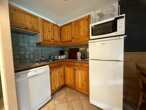 Kühlschrank, Mikrowelle, Geschirrspüler