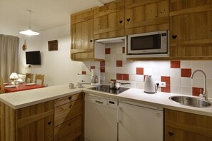 Fridge, oven, dishwasher