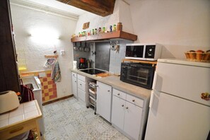 Réfrigérateur, micro-ondes, four, lave-vaisselle