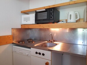 Fridge, microwave, oven, dishwasher - Wifi, 200m from ski slopes, 7th floor, view ski slopes, balcony, tv, 28m², Les Arcs (Les Arcs)