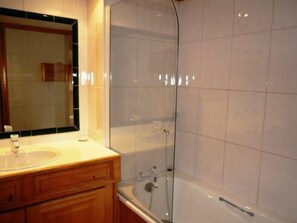 Bathtub