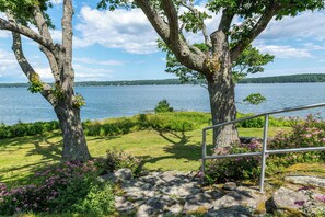 Property grounds - Classic Maine cottage set on its own peninsula with stunning views (Harpswell)