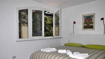 3 Schlafzimmer, Schreibtisch, Bügeleisen/Bügelbrett, kostenloses WLAN