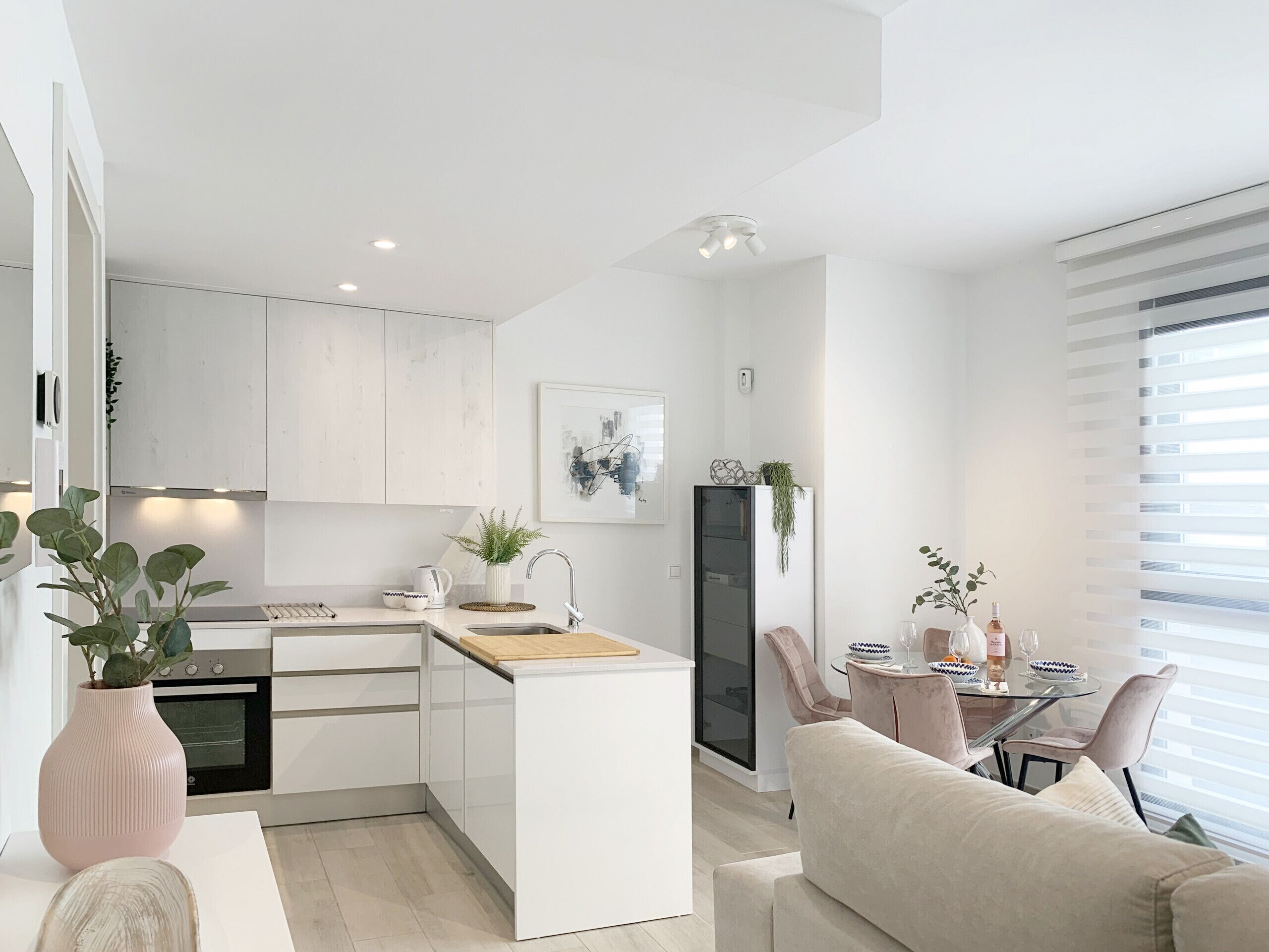 Réfrigérateur, micro-ondes, four, lave-vaisselle