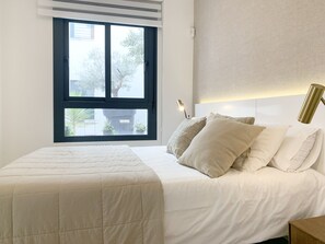 1 slaapkamer, een strijkplank/strijkijzer, gratis wifi, beddengoed